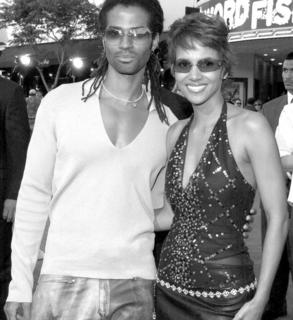 Halle Berry ir  Ericas Benetas