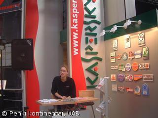 „Kaspersky“ stendas CeBIT 2002