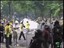 Scores injured in Thai clashes 