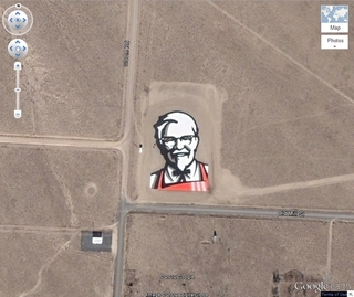 Kartografinė rinkodara? KFC užkandinių reklama, ©Google Earth