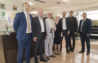 Iš kairės: Tomas Augucevičius (BS/2 ), Joachim Struck (Diebold Nixdorf), Idrakas Dadašovas (Penkių kontinentų grupė), Anna Pankraz ir Antonio Albarrab Rodriguez (Diebold Nixdorf), Daniel Fukson ir Emil Muzajev (BS/2)